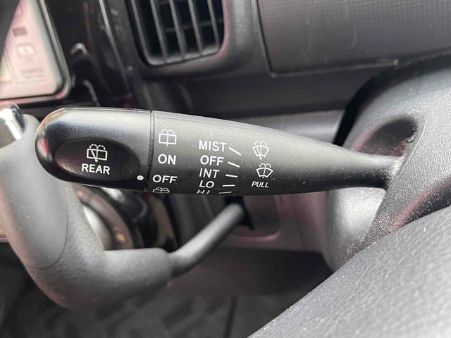 タント カスタムＶセレクション　ＥＴＣ　スライドドア　ナビ　ＴＶ　ＨＩＤ　スマートキー　電動格納ミラー　ベンチシート　ＡＴ　盗難防止システム　アルミホイール　衝突安全ボディ　エアコン　パワーステアリング　パワーウィンドウ（7枚目）