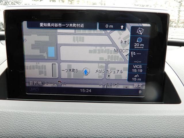 Ｑ３ ２．０ＴＦＳＩクワトロ２１１ＰＳ　Ｓライン　４ＷＤ　ＥＴＣ　バックカメラ　ナビ　ＴＶ　クリアランスソナー　アルミホイール　ＨＩＤ　パワーシート　スマートキー　アイドリングストップ　電動格納ミラー　ＡＴ　盗難防止システム　電動リアゲート　ＡＢＳ（4枚目）