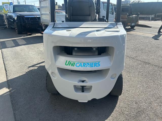 日本 UNICARRIES ユニキャリア 2.5T ディーゼル(3枚目)