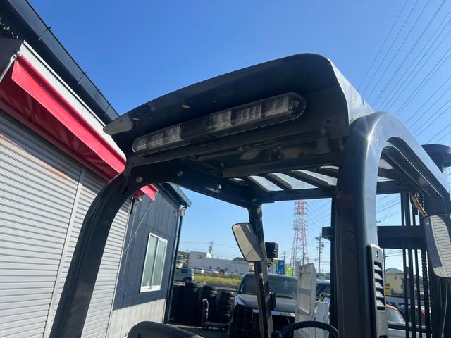 日本 UNICARRIES ユニキャリア 2.5T ディーゼル(8枚目)