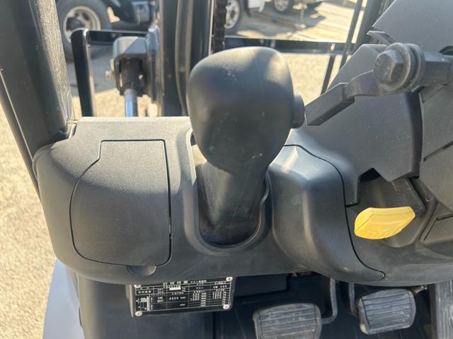 日本 UNICARRIES ユニキャリア 2.5T ディーゼル(16枚目)