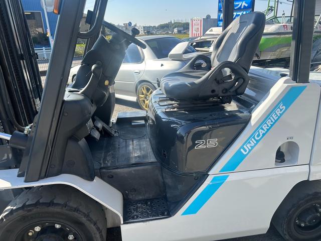 日本 UNICARRIES ユニキャリア 2.5T ディーゼル(18枚目)