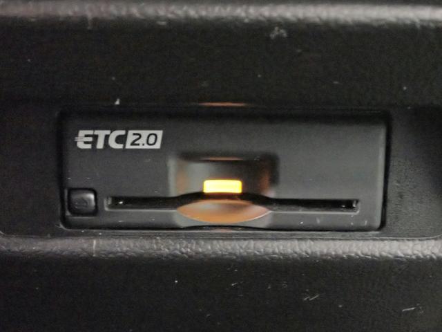 ワゴンＲスティングレー ハイブリッドＴ　快速ターボ　純正ＳＤナビ　フルセグＴＶ　ＣＤ＆ＤＶＤ再生　ブルートゥース　ＥＴＣ２．０　デュアルカメラブレーキサポート　シートヒーター　ＬＥＤオートライト　ローダウン仕様　スマートキー（9枚目）