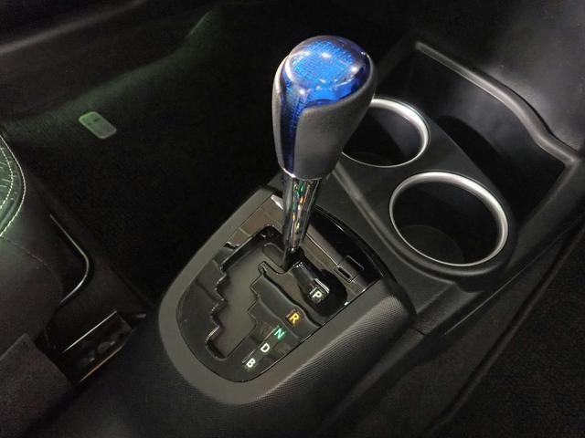 アクア クロスオーバー 純正7インチメモリーナビ フルセグTV CD&DVD再生 ブルートゥース バックカメラ ETC車載器 ハーフレザーシート オートライト オートハイビーム F&Rドラレコ 禁煙車 スマートキー(18枚目)