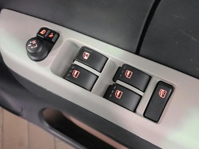 ◆三重県最大級の大型屋内中古車センター♪ヴァーサス鈴鹿店です♪オールジャンルの展示車が盛り沢山です♪在庫の無い車両のオーダーも受け付けます♪電話→０５９−３８４−５０５０までお問合せ下さい◆