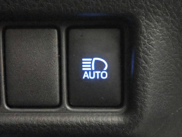 C-HR S GRスポーツ 純正8インチメモリーナビ フルセグTV ブルートゥース バックカメラ ETC車載器 専用ハーフレザーシート LEDオートライト レーダークルーズ ブラインドスポットM ワンオーナー スマートキー(12枚目)