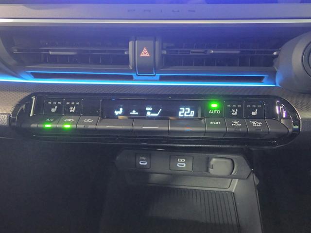 プリウス Ｚ　ＰＨＥＶ　純正ナビ　フルセグＴＶ　ブルートゥース　全方位モニター　パノラマルーフ　黒レザーシート　シートヒーター＆ベンチレーター　ＬＥＤオート　デジタルインナーＭ　ワンオーナー　禁煙車　スマートキー（14枚目）