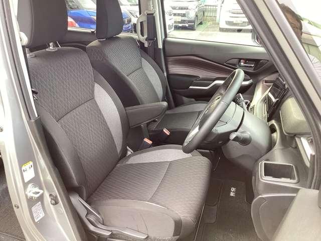 デリカD:2 カスタムハイブリッドMV全方位カメラ付ナビパッケージ 純正ナビ 地デジTV 全方位カメラ フルセグテレビ 両側自動ドア LED DVD パーキングセンサー スマートキー メモリーナビ シートヒーター アイドリングストップ ASC キーレス バックカメラ(4枚目)