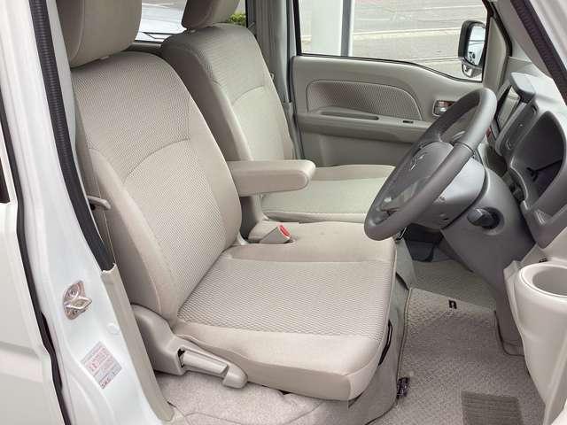 タウンボックス Ｇスペシャル　メモリーナビ・フルセグＴＶ・オートステップ　スマ－トキ－　デュアルカメラブレーキ　アルミ　イモビ　ＥＳＣ　ＥＴＣ車載器　両側パワースライドドア　ＡＢＳ　キーフリー　パワーウィンドウ　ターボ　ＤＶＤ（4枚目）