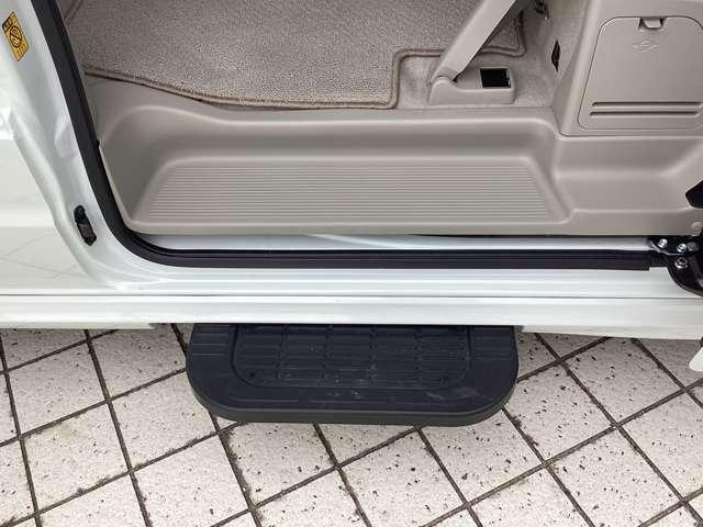 タウンボックス Ｇスペシャル　メモリーナビ・フルセグＴＶ・オートステップ　スマ－トキ－　デュアルカメラブレーキ　アルミ　イモビ　ＥＳＣ　ＥＴＣ車載器　両側パワースライドドア　ＡＢＳ　キーフリー　パワーウィンドウ　ターボ　ＤＶＤ（11枚目）