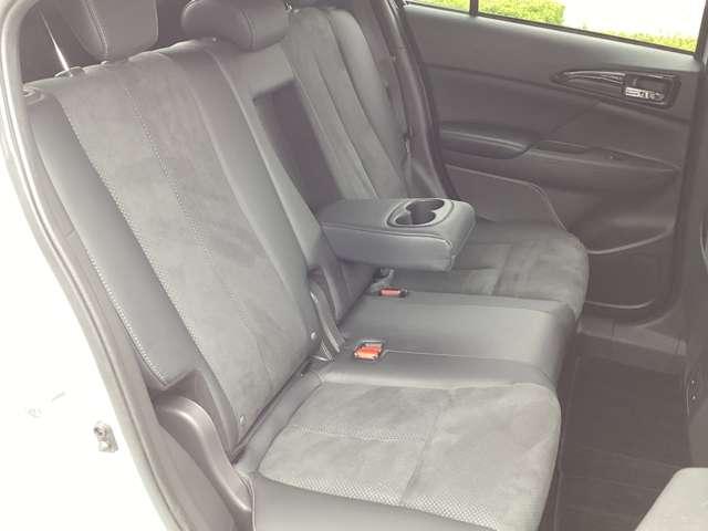 エクリプスクロス Ｐ　純正ナビ・フルセグＴＶ・全周囲カメラ　ｅ－アシスト　アラウンドビューモニター　禁煙車　ＬＥＤヘッドライト　パワーシート　フルオートエアコン　フルセグＴＶ　パーキングセンサー　シートヒーター　ＥＴＣ（5枚目）