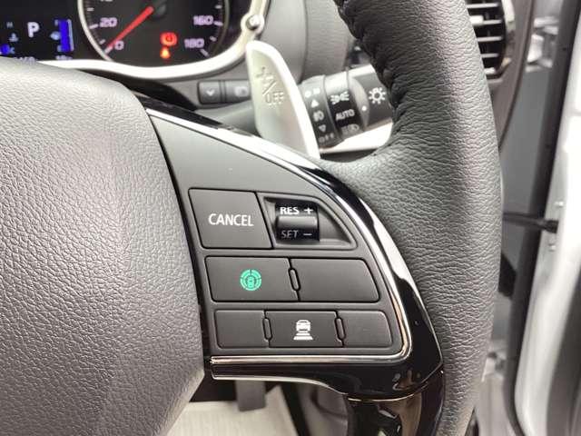 エクリプスクロス Ｐ　純正ナビ・フルセグＴＶ・全周囲カメラ　ｅ－アシスト　アラウンドビューモニター　禁煙車　ＬＥＤヘッドライト　パワーシート　フルオートエアコン　フルセグＴＶ　パーキングセンサー　シートヒーター　ＥＴＣ（11枚目）