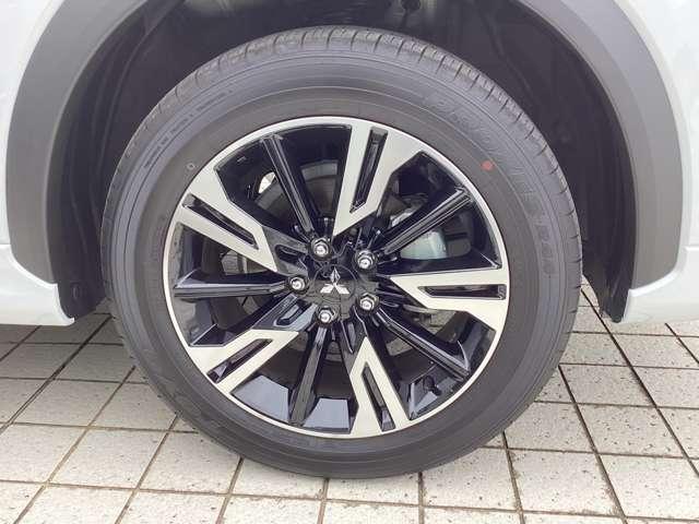 エクリプスクロス Ｐ　純正ナビ・フルセグＴＶ・全周囲カメラ　ｅ－アシスト　アラウンドビューモニター　禁煙車　ＬＥＤヘッドライト　パワーシート　フルオートエアコン　フルセグＴＶ　パーキングセンサー　シートヒーター　ＥＴＣ（17枚目）