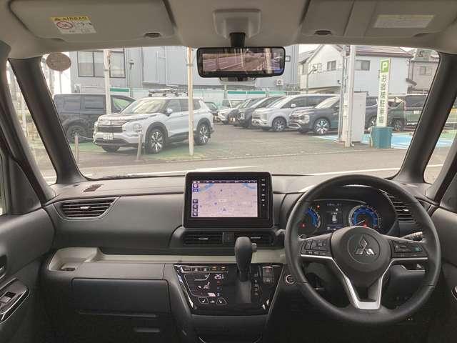 デリカミニ Ｔ　プレミアム　９型ナビ・フルセグＴＶ・全周囲カメラ　フルセグＴＶ　ＬＥＤランプ　クルコン　キーレスエントリー　ＡＢＳ　禁煙　エアバッグ　パワステ　ベンチシート　オートエアコン　ターボ車　フロントカメラ　バックカメラ（3枚目）