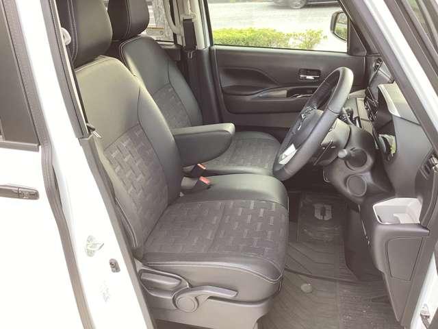 デリカミニ Ｔ　プレミアム　リミテッドエディション　９型ナビ・フルセグＴＶ・全周囲カメラ　（4枚目）