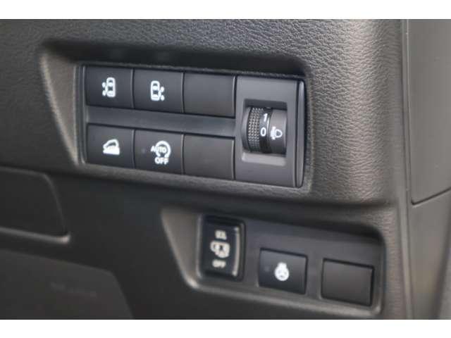 デリカミニ G プレミアム リミテッドエディション 9型ナビ・フルセグTV・全周囲カメラ (11枚目)