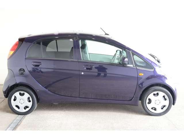 アイ ビバーチェ　メモリーナビ　オ－トエアコン　インテリキー　キーフリーシステム　ＰＷ　エアバック　ＤＶＤ　ＰＳ　ナビ　ＡＢＳ　メモリーナビ　両席エアバック（14枚目）