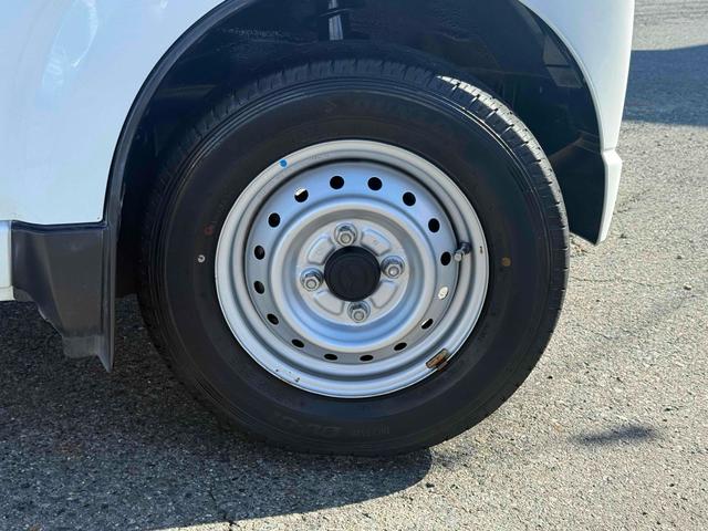 スクラムトラック ＫＣスペシャル　三方開　ＡＴ　エアコン　パワーステアリング　運転席エアバッグ　助手席エアバッグ（18枚目）