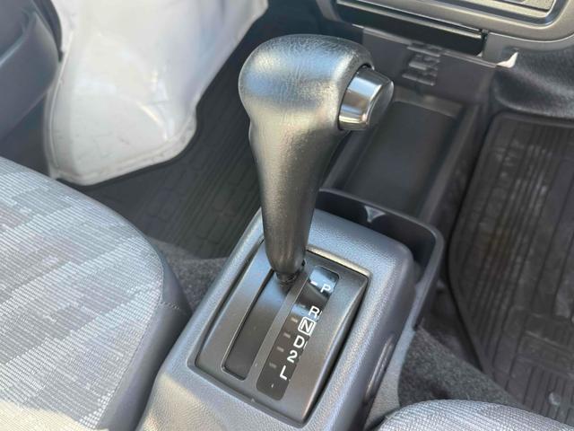 スクラムトラック ＫＣスペシャル　三方開　ＡＴ　エアコン　パワーステアリング　運転席エアバッグ　助手席エアバッグ（26枚目）