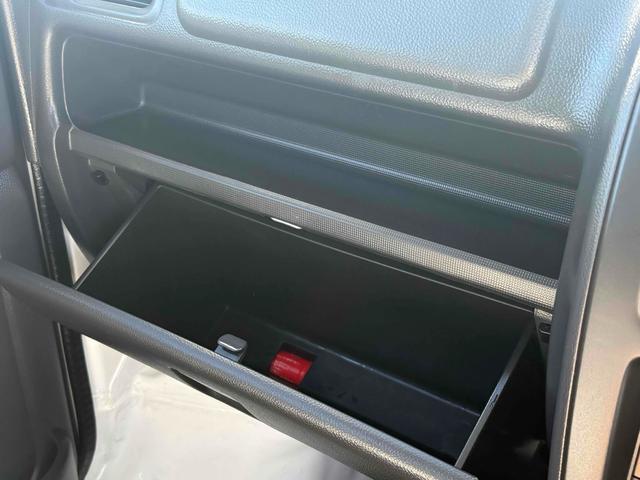 スクラムトラック ＫＣスペシャル　三方開　ＡＴ　エアコン　パワーステアリング　運転席エアバッグ　助手席エアバッグ（32枚目）