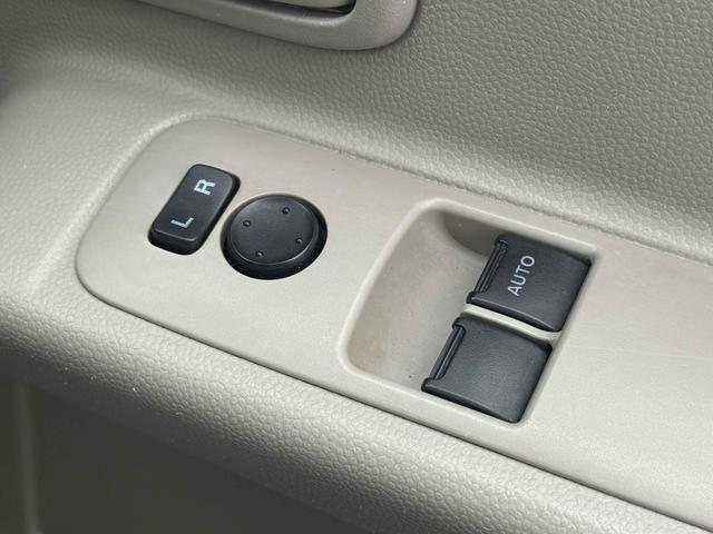 スクラム バスター　軽バン　ＭＴ　ナビ　ＴＶ　両側スライドドア　キーレスエントリー　電動格納ミラー　盗難防止システム　アルミホイール　ＡＢＳ　エアコン　パワーウィンドウ（6枚目）