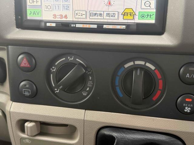 スクラム バスター　軽バン　ＭＴ　ナビ　ＴＶ　両側スライドドア　キーレスエントリー　電動格納ミラー　盗難防止システム　アルミホイール　ＡＢＳ　エアコン　パワーウィンドウ（7枚目）
