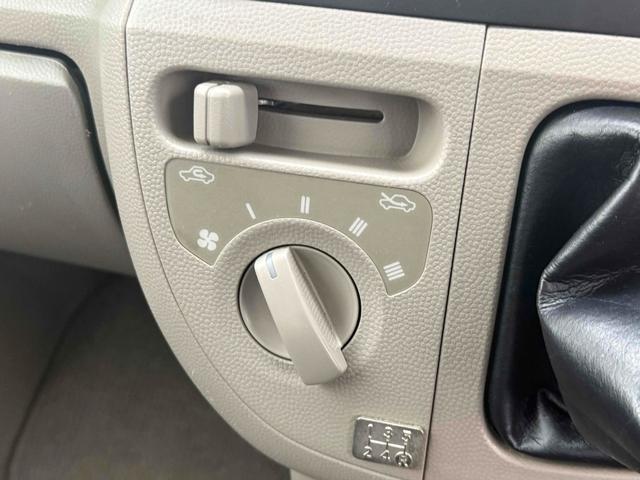 スクラム バスター　軽バン　ＭＴ　ナビ　ＴＶ　両側スライドドア　キーレスエントリー　電動格納ミラー　盗難防止システム　アルミホイール　ＡＢＳ　エアコン　パワーウィンドウ（8枚目）
