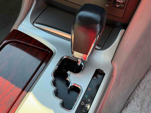 クラウン ロイヤルサルーン ETC クリアランスソナー オートクルーズコントロール バックカメラ ナビ TV アルミホイール HID AT シートヒーター スマートキー 電動格納ミラー 盗難防止システム パワーシート CD(9枚目)