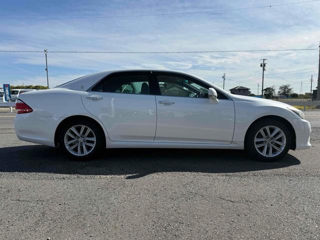 クラウン ロイヤルサルーン ETC クリアランスソナー オートクルーズコントロール バックカメラ ナビ TV アルミホイール HID AT シートヒーター スマートキー 電動格納ミラー 盗難防止システム パワーシート CD(17枚目)