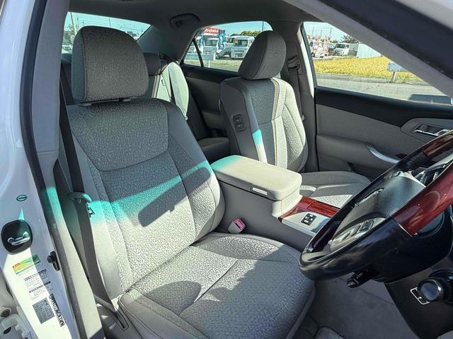 クラウン ロイヤルサルーン ETC クリアランスソナー オートクルーズコントロール バックカメラ ナビ TV アルミホイール HID AT シートヒーター スマートキー 電動格納ミラー 盗難防止システム パワーシート CD(49枚目)