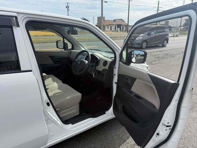 ワゴンR FX キーレスエントリー アイドリングストップ 電動格納ミラー ベンチシート CVT 盗難防止システム ABS CD ミュージックプレイヤー接続可 衝突安全ボディ エアコン パワーステアリング(39枚目)