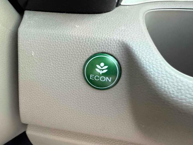 Ｎ－ＷＧＮ Ｇコンフォートパッケージ　バックカメラ　衝突被害軽減システム　オートライト　ＨＩＤ　スマートキー　アイドリングストップ　シートヒーター　ベンチシート　ＣＶＴ　盗難防止システム　ＡＢＳ　ＥＳＣ　ＣＤ　ＵＳＢ　Ｂｌｕｅｔｏｏｔｈ（13枚目）