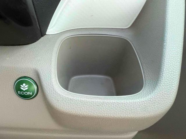 Ｎ－ＷＧＮ Ｇコンフォートパッケージ　バックカメラ　衝突被害軽減システム　オートライト　ＨＩＤ　スマートキー　アイドリングストップ　シートヒーター　ベンチシート　ＣＶＴ　盗難防止システム　ＡＢＳ　ＥＳＣ　ＣＤ　ＵＳＢ　Ｂｌｕｅｔｏｏｔｈ（31枚目）