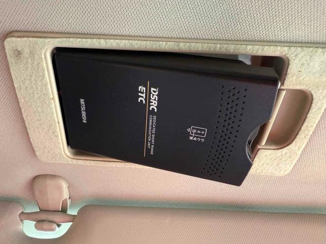 今では必需品のＥＴＣも付いております。高速道路での出入りもスムーズ。渋滞緩和にもなりエコにも繋がります。