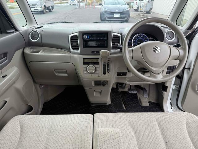 スペーシア Ｇ　両側スライドドア　スマートキー　アイドリングストップ　電動格納ミラー　シートヒーター　ベンチシート　ＣＶＴ　盗難防止システム　ＡＢＳ　ＣＤ　衝突安全ボディ　エアコン　パワーステアリング（3枚目）