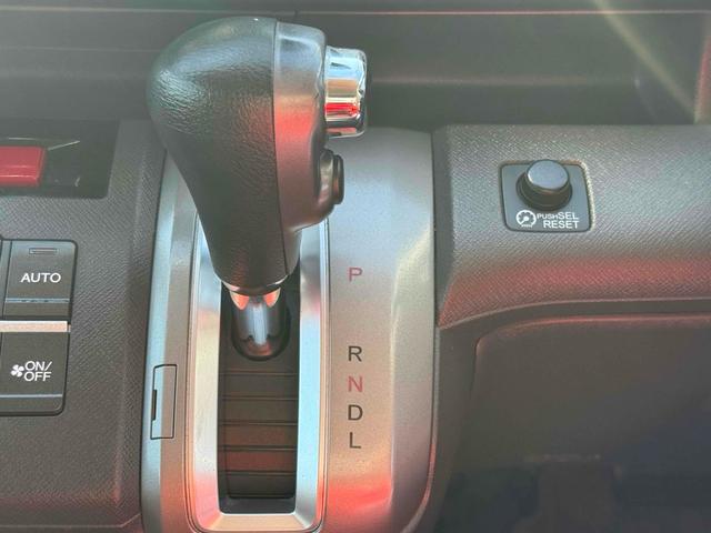 ステップワゴン G HIDエディション ドライブレコーダー ETC バックカメラ ナビ TV 両側電動スライドドア オートライト HID キーレスエントリー 電動格納ミラー 3列シート ウォークスルー CVT CD USB(11枚目)