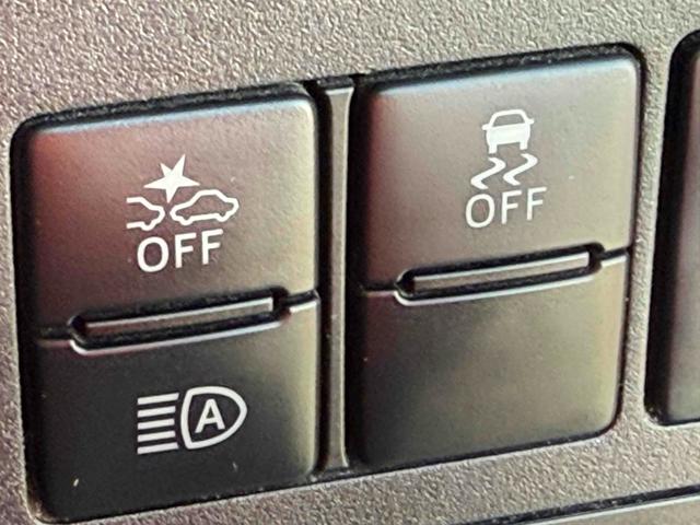 ハイゼットカーゴ ＤＸ　ＳＡＩＩＩ　ＡＴ　衝突被害軽減システム　ＥＴＣ　ナビ　バックカメラ　両側スライドドア　キーレスエントリー　アイドリングストップ　オートマチックハイビーム　ＡＢＳ　ＥＳＣ　エアコン　パワーステアリング（8枚目）