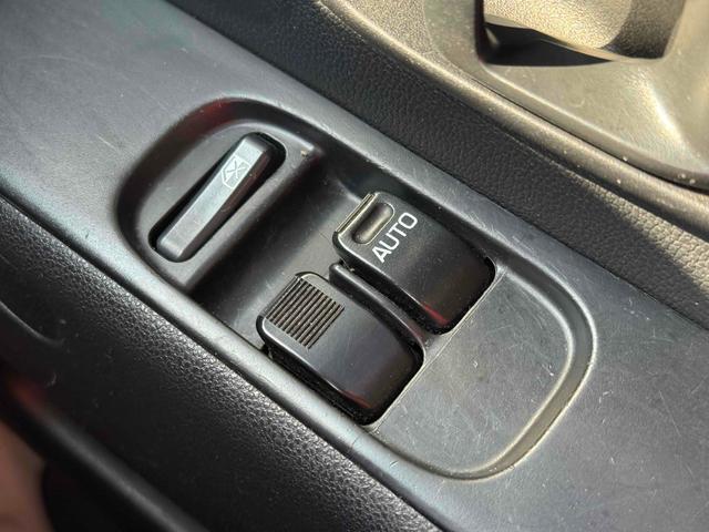 ハイゼットカーゴ ＤＸ　ＳＡＩＩＩ　ＡＴ　衝突被害軽減システム　ＥＴＣ　ナビ　バックカメラ　両側スライドドア　キーレスエントリー　アイドリングストップ　オートマチックハイビーム　ＡＢＳ　ＥＳＣ　エアコン　パワーステアリング（10枚目）