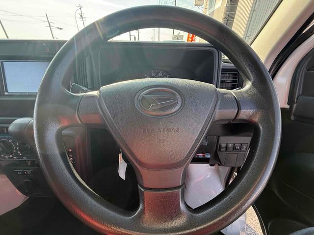 ハイゼットカーゴ ＤＸ　ＳＡＩＩＩ　ＡＴ　衝突被害軽減システム　ＥＴＣ　ナビ　バックカメラ　両側スライドドア　キーレスエントリー　アイドリングストップ　オートマチックハイビーム　ＡＢＳ　ＥＳＣ　エアコン　パワーステアリング（12枚目）