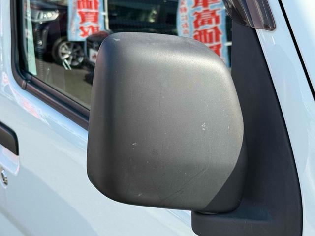 ハイゼットカーゴ ＤＸ　ＳＡＩＩＩ　ＡＴ　衝突被害軽減システム　ＥＴＣ　ナビ　バックカメラ　両側スライドドア　キーレスエントリー　アイドリングストップ　オートマチックハイビーム　ＡＢＳ　ＥＳＣ　エアコン　パワーステアリング（26枚目）