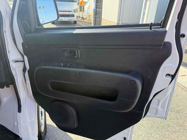 ハイゼットカーゴ ＤＸ　ＳＡＩＩＩ　ＡＴ　衝突被害軽減システム　ＥＴＣ　ナビ　バックカメラ　両側スライドドア　キーレスエントリー　アイドリングストップ　オートマチックハイビーム　ＡＢＳ　ＥＳＣ　エアコン　パワーステアリング（40枚目）