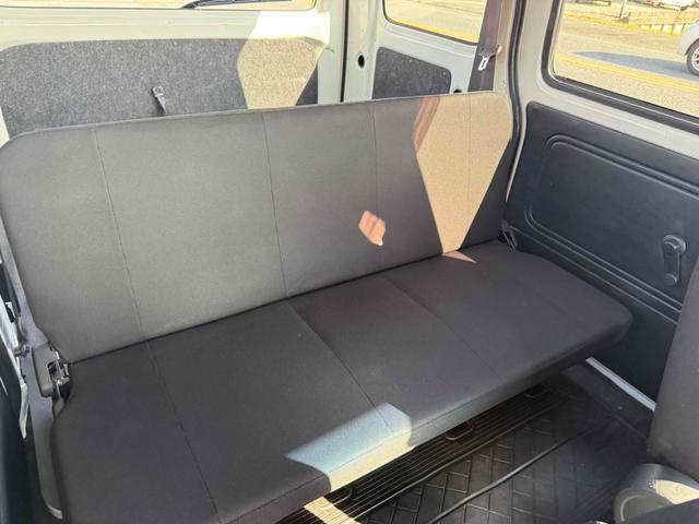 ハイゼットカーゴ ＤＸ　ＳＡＩＩＩ　ＡＴ　衝突被害軽減システム　ＥＴＣ　ナビ　バックカメラ　両側スライドドア　キーレスエントリー　アイドリングストップ　オートマチックハイビーム　ＡＢＳ　ＥＳＣ　エアコン　パワーステアリング（41枚目）