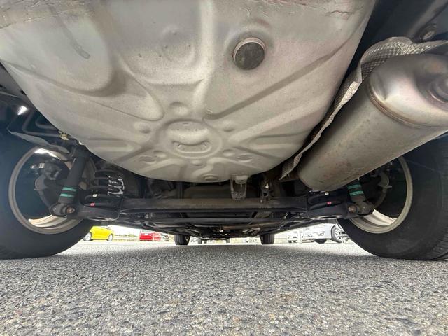 プリウス S ETC バックカメラ ナビ TV アルミホイール オートライト HID CVT スマートキー 電動格納ミラー 盗難防止システム CD DVD再生 Bluetooth 衝突安全ボディ ABS エアコン(27枚目)