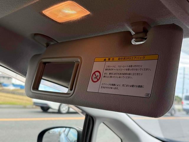 プリウス S ETC バックカメラ ナビ TV アルミホイール オートライト HID CVT スマートキー 電動格納ミラー 盗難防止システム CD DVD再生 Bluetooth 衝突安全ボディ ABS エアコン(40枚目)