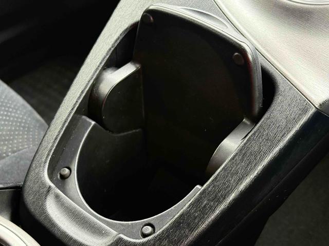 プリウス S ETC バックカメラ ナビ TV アルミホイール オートライト HID CVT スマートキー 電動格納ミラー 盗難防止システム CD DVD再生 Bluetooth 衝突安全ボディ ABS エアコン(45枚目)