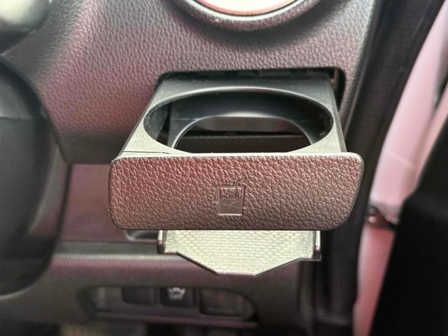 デイズ ハイウェイスター　Ｘ　全周囲カメラ　ＨＩＤ　スマートキー　アイドリングストップ　電動格納ミラー　ベンチシート　ＣＶＴ　盗難防止システム　ＡＢＳ　ＣＤ　ミュージックプレイヤー接続可　アルミホイール　衝突安全ボディ　エアコン（35枚目）