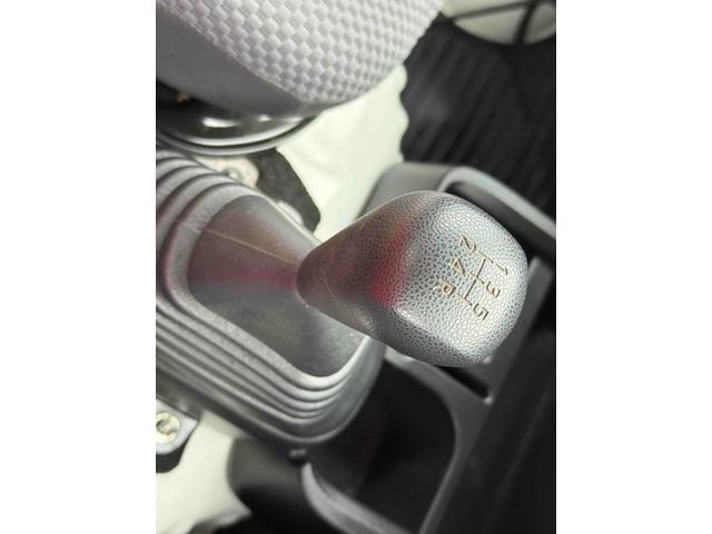 ハイゼットトラック ジャンボ　４ＷＤ　ＭＴ　ＬＥＤヘッドランプ　エアコン　パワーステアリング　パワーウィンドウ（10枚目）