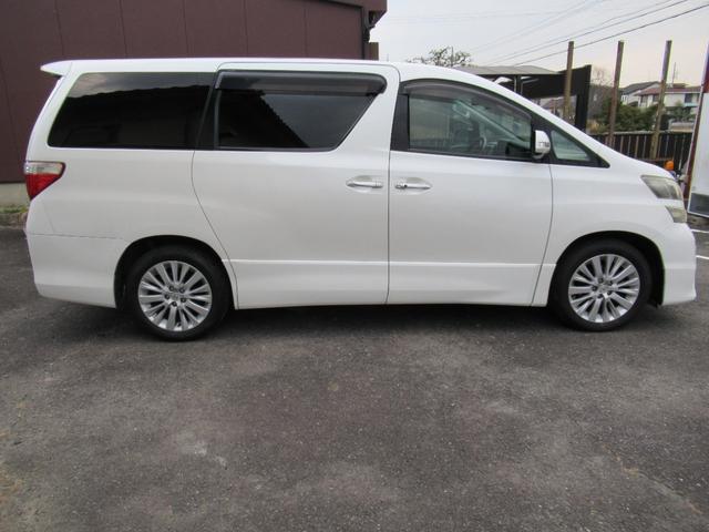 ヴェルファイア ３．５Ｚ　プラチナセレクションＩＩ　４ＷＤ　ドライブレコーダー　ＥＴＣ　バックカメラ　ナビ　ＴＶ　クリアランスソナー　オートクルーズコントロール　両側電動スライドドア　ＨＩＤ　電動リアゲート　スマートキー　電動格納ミラー　３列シート（14枚目）