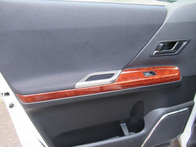 ヴェルファイア ３．５Ｚ　プラチナセレクションＩＩ　４ＷＤ　ドライブレコーダー　ＥＴＣ　バックカメラ　ナビ　ＴＶ　クリアランスソナー　オートクルーズコントロール　両側電動スライドドア　ＨＩＤ　電動リアゲート　スマートキー　電動格納ミラー　３列シート（29枚目）