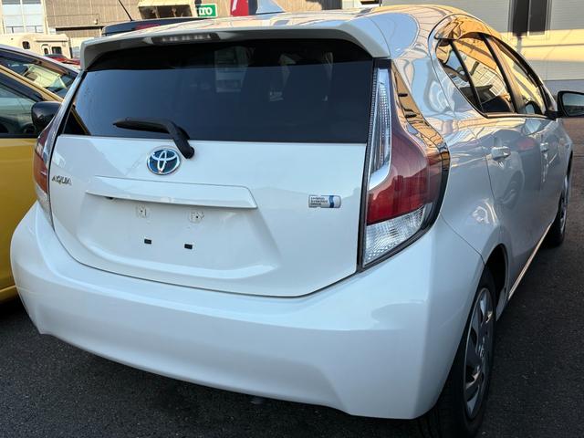 アクア Ｓ　純正９インチナビ　Ｂカメラ　Ｂｌｕｅｔｏｏｔｈ　ＬＥＤライト　スマートキー　ＥＴＣ　シートヒーター　フルセグ（4枚目）